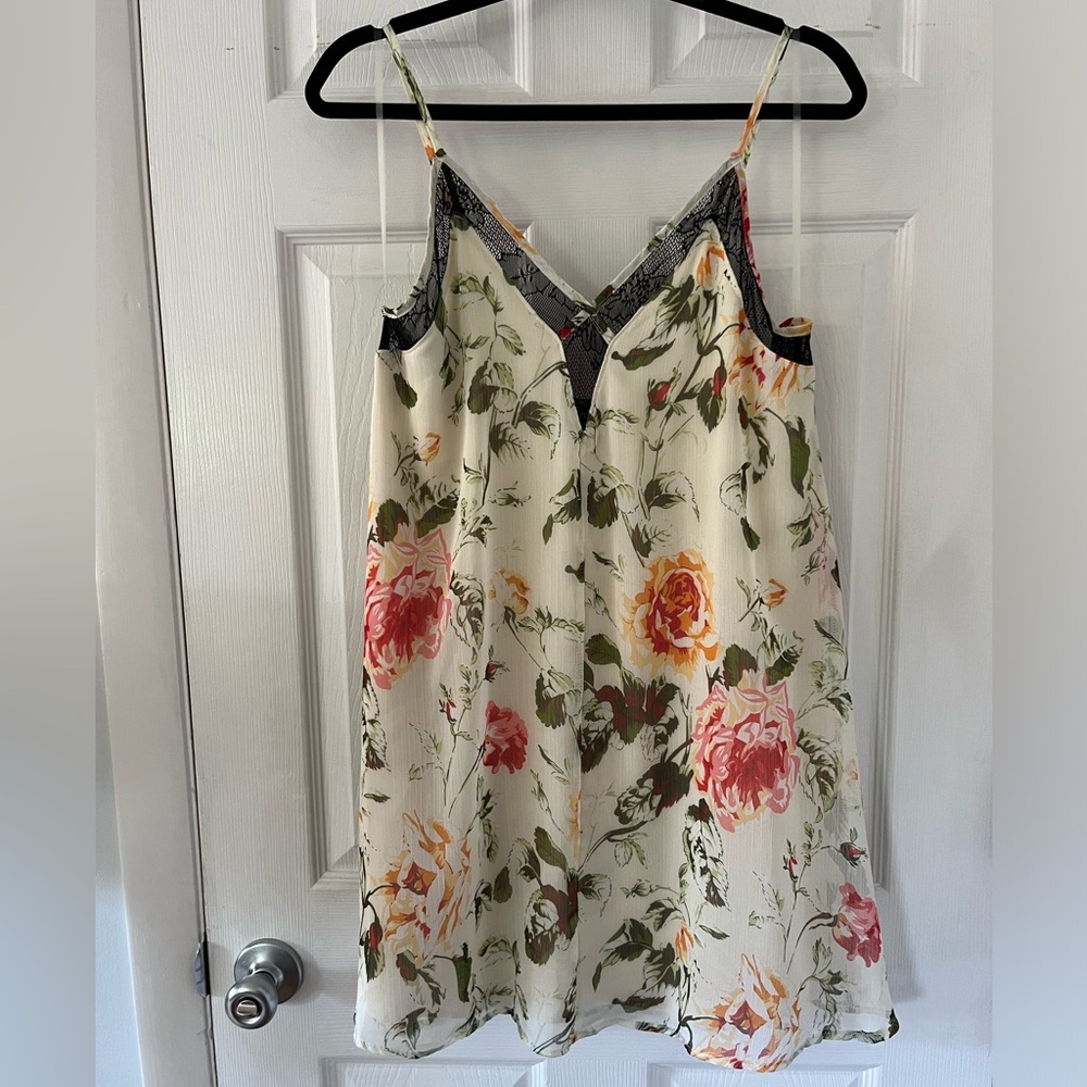 NWOT Floral dress size medium